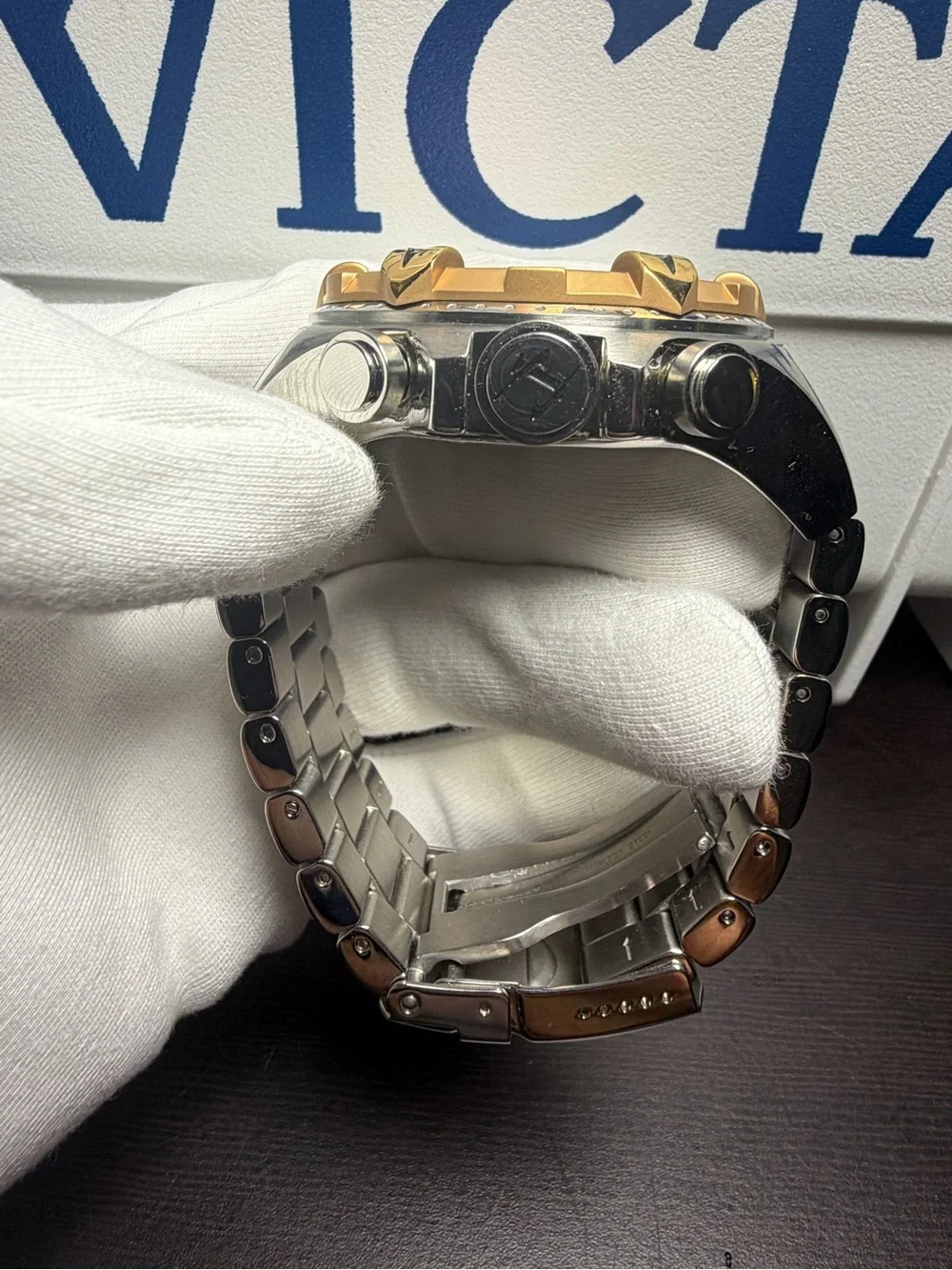 Invicta Reserve Excursion 52mm (11001)